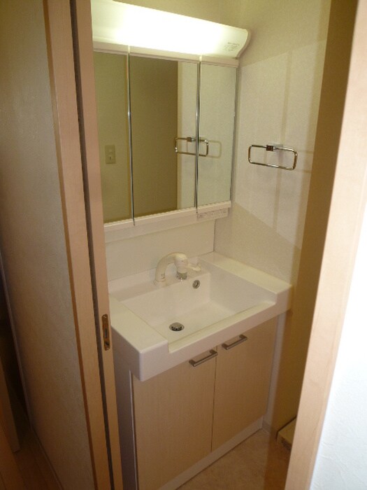 物件内観写真8　(洗面)