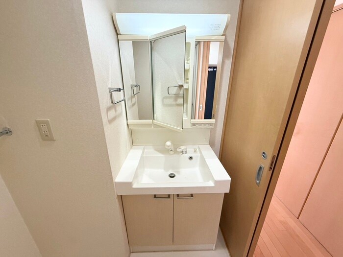 物件内観写真9　(洗面)