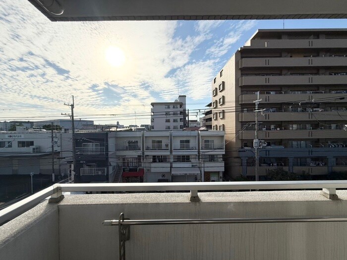 物件内観写真18　(室内からの展望)