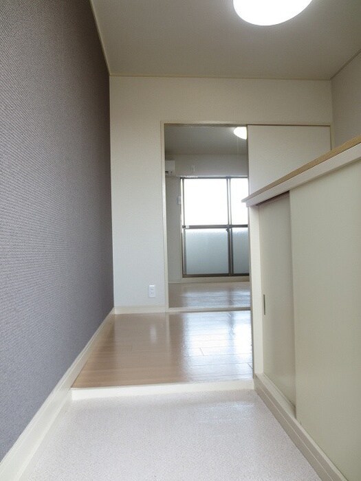物件内観写真7　(玄関)
