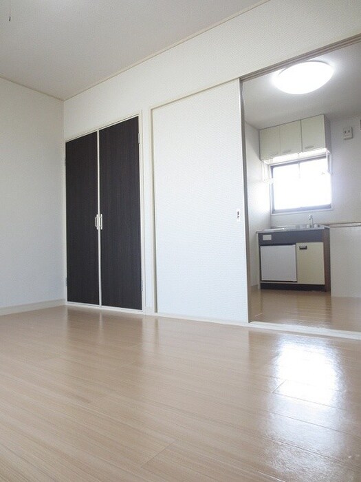 物件内観写真10　(居室)