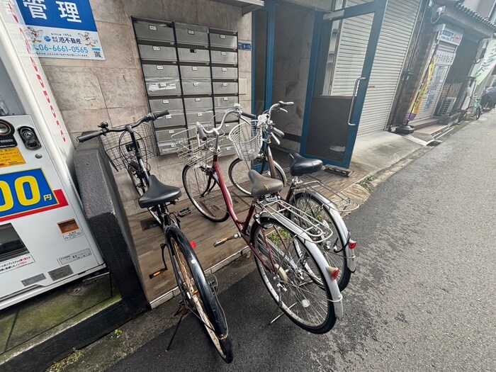 物件外観写真4　(エントランス部分)