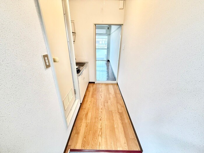 物件内観写真17　(廊下)