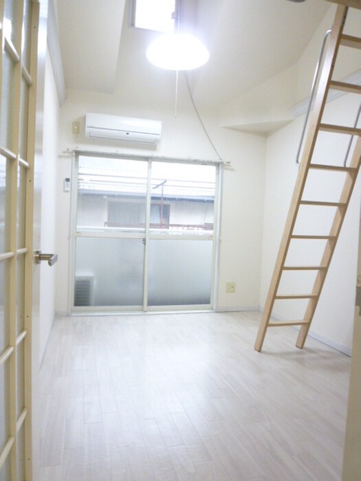 物件内観写真8　(居室)