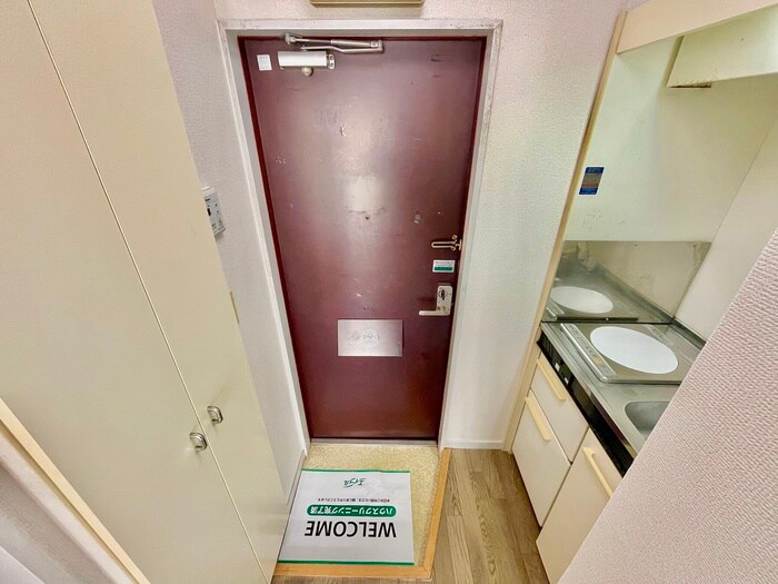 物件内観写真16　(玄関)