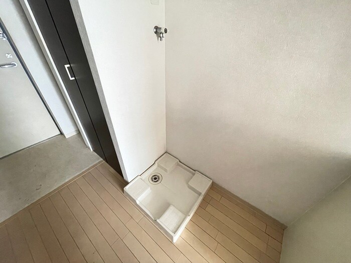 物件内観写真13　(洗濯機置場)