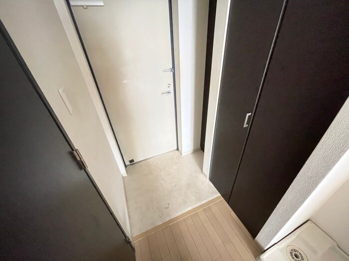 物件内観写真14　(玄関)
