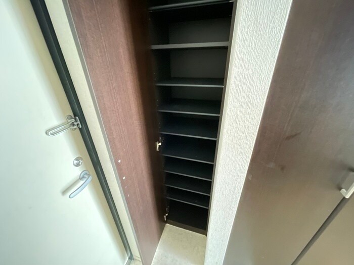 物件内観写真15　(靴箱)