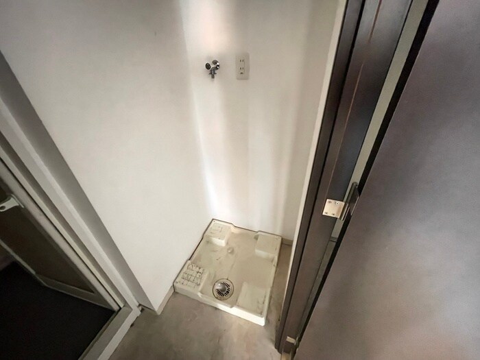 物件内観写真18　(洗濯機置場)