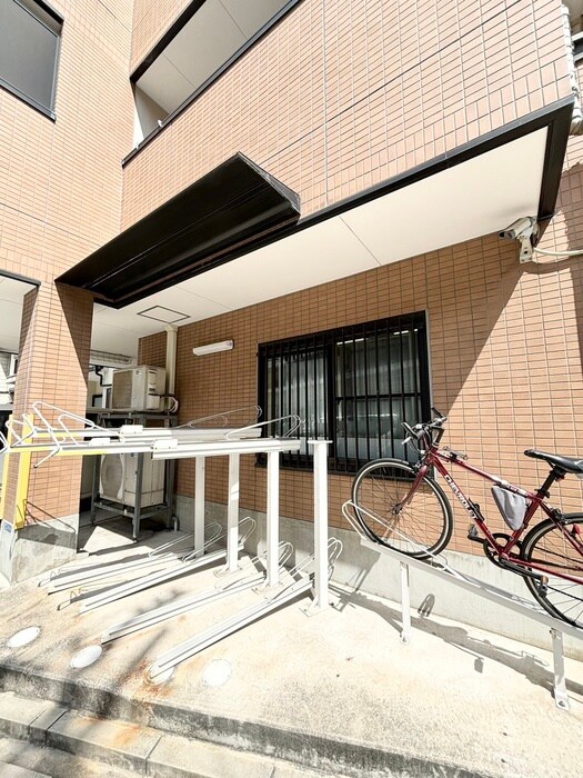物件外観写真5　(駐輪場)
