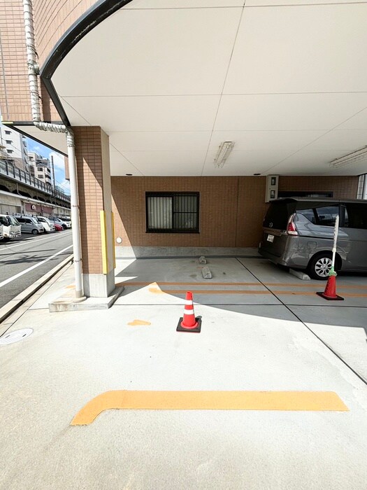 物件外観写真6　(駐車場)