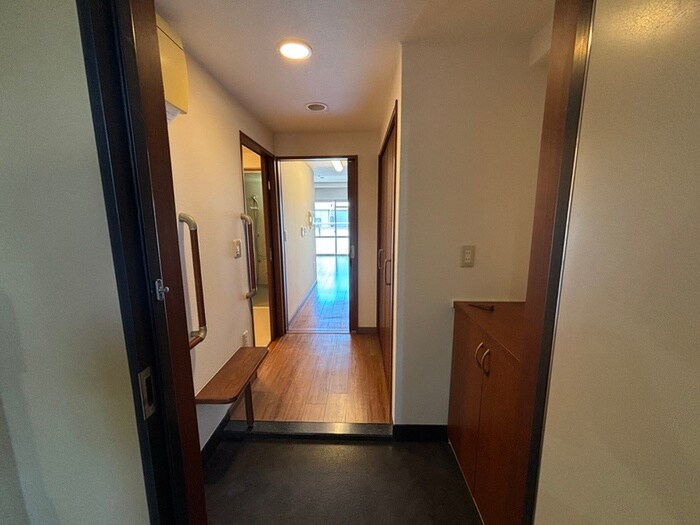 物件内観写真11　(廊下)