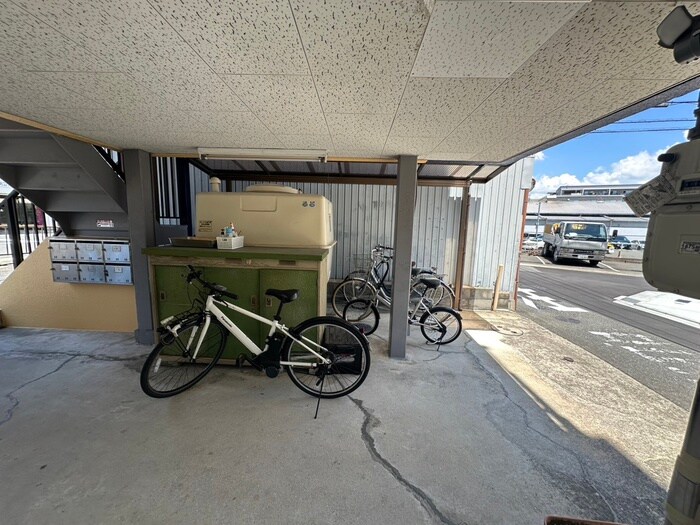 物件外観写真6　(駐輪場)
