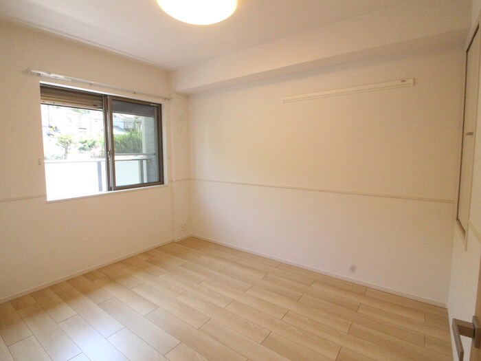 物件内観写真13　(居室)