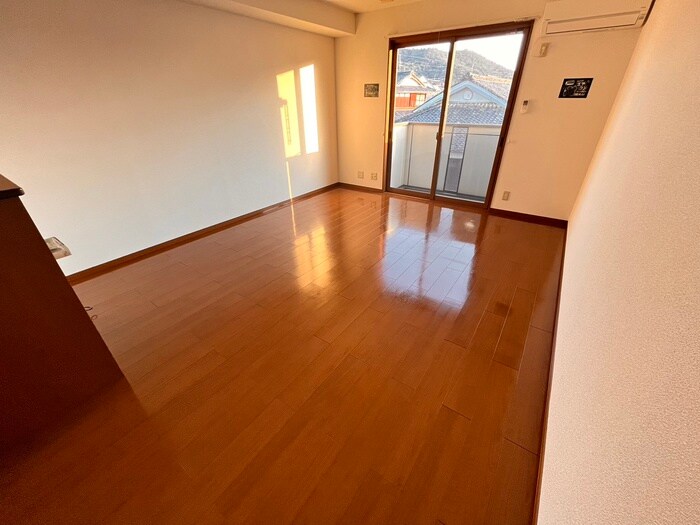 物件内観写真5　(居室)