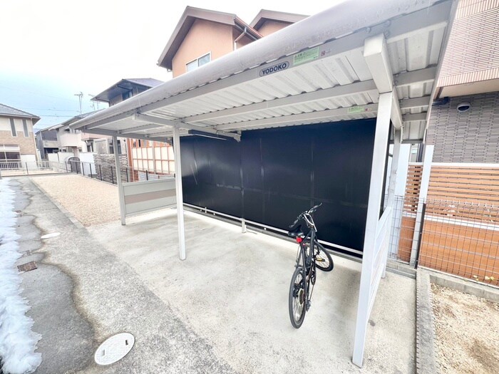 物件外観写真3　(駐輪場)