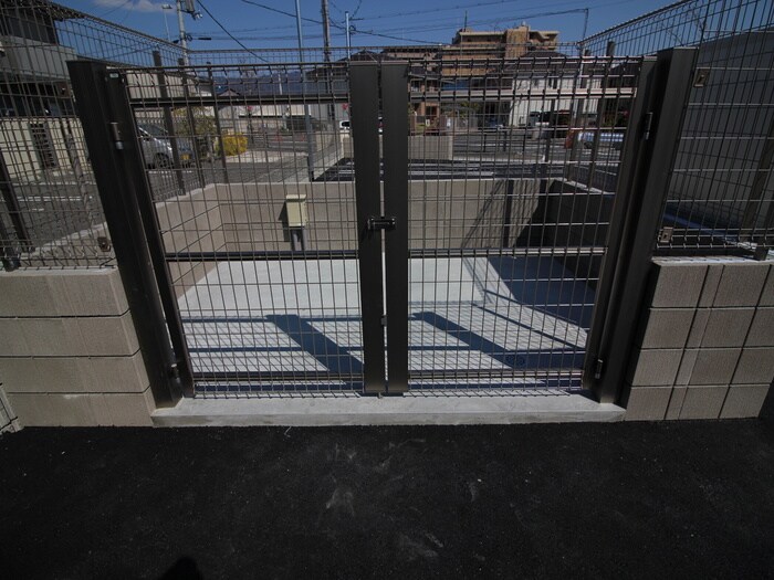 物件外観写真4　(建物設備)