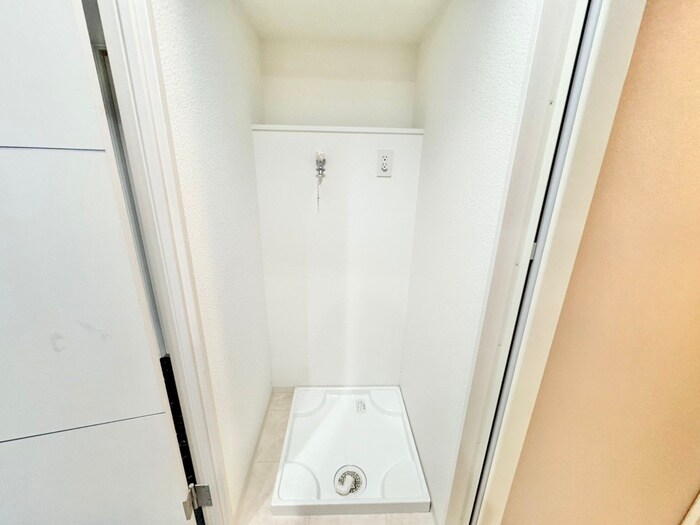 物件内観写真12　(洗濯機置場)