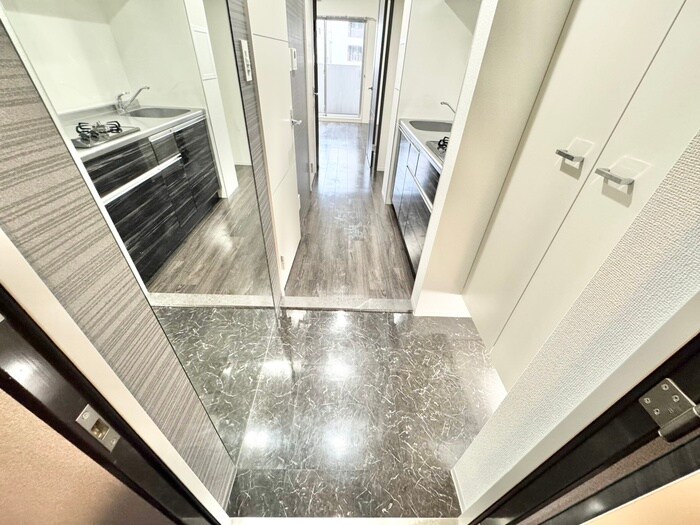 物件内観写真14　(玄関)