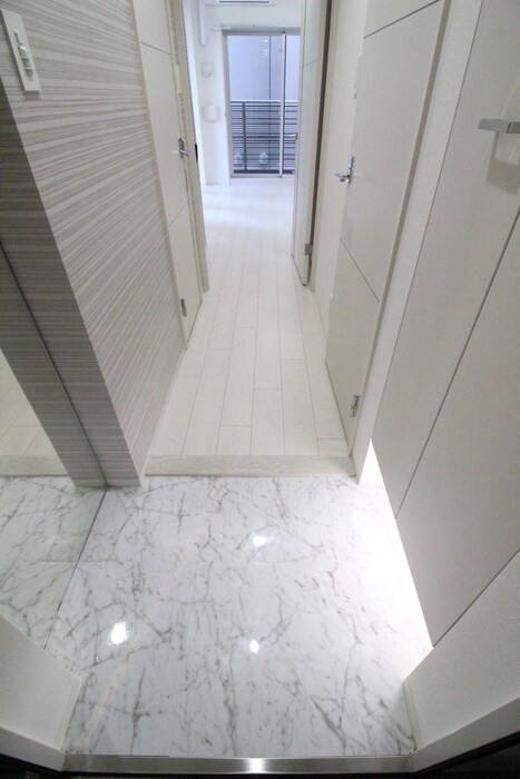 物件内観写真18　(玄関)