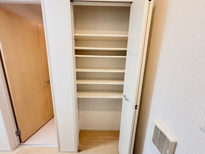 物件内観写真16　(収納)
