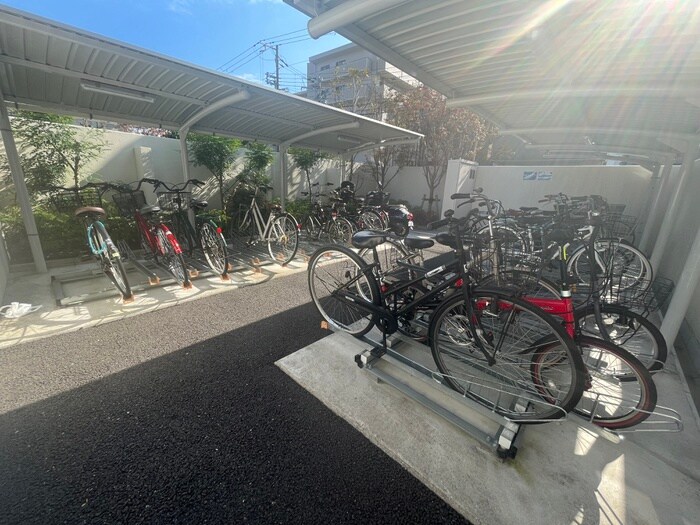 物件外観写真6　(駐輪場)