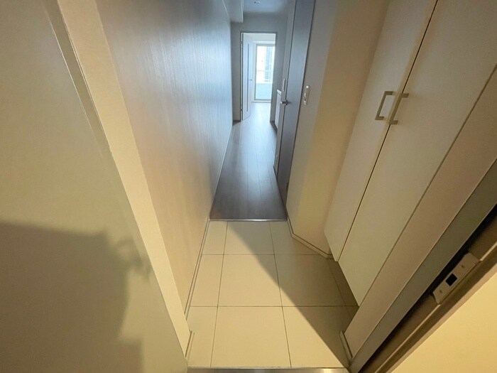 物件内観写真16　(玄関)