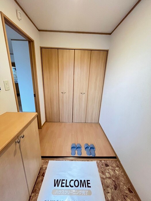 物件内観写真14　(玄関)