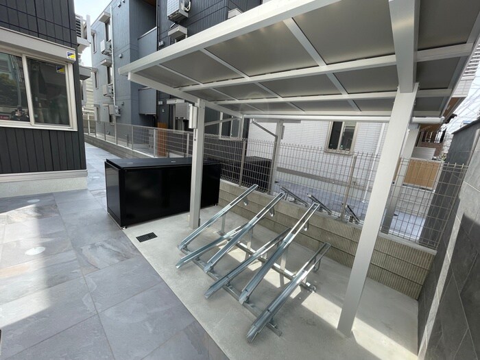 物件外観写真3　(駐輪場)