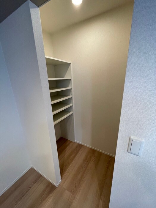 物件内観写真12　(収納)