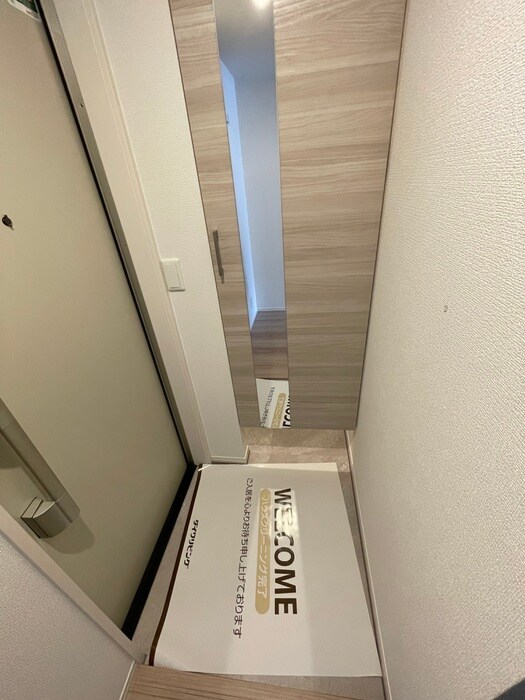 物件内観写真13　(玄関)