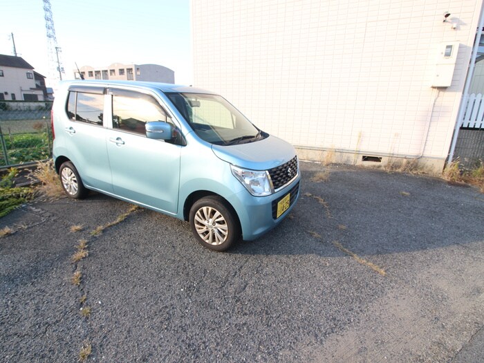 物件外観写真4　(駐車場)