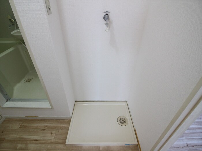 物件内観写真20　(洗濯機置場)