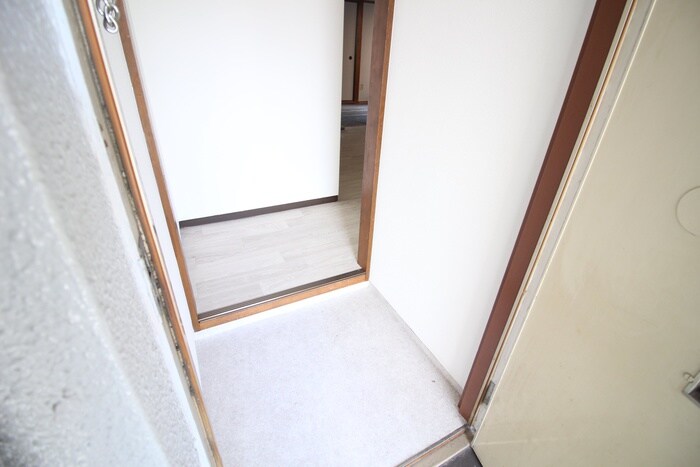 物件内観写真14　(玄関)