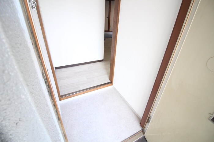 物件内観写真16　(玄関)