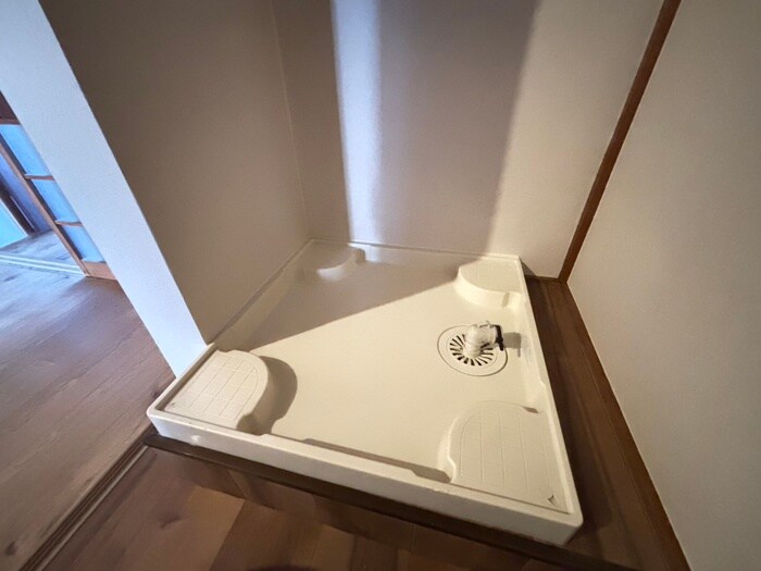 物件内観写真14　(洗濯機置場)