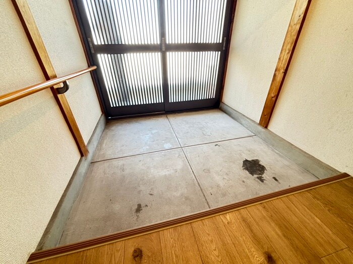 物件内観写真17　(玄関)