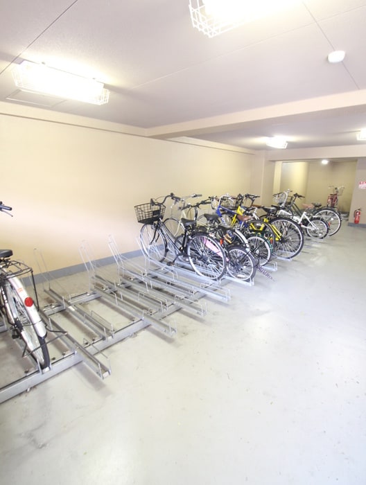 物件外観写真4　(駐輪場)