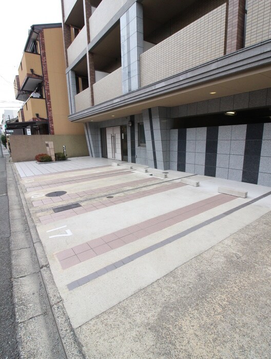 物件外観写真5　(駐車場)