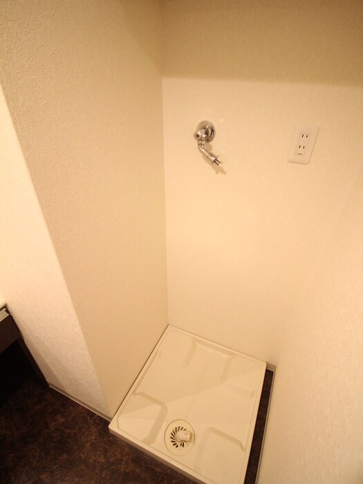 物件内観写真17　(洗濯機置場)