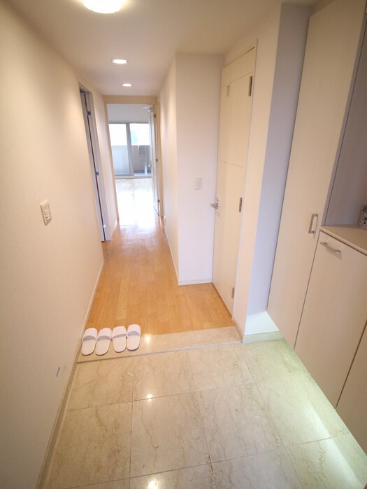 物件内観写真19　(玄関)