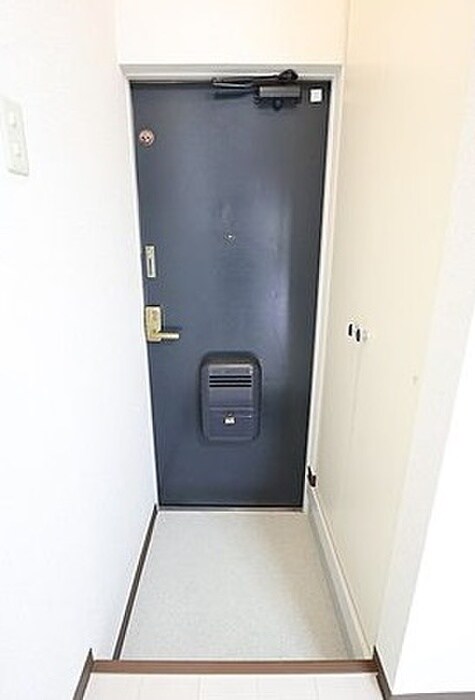 物件内観写真16　(玄関)