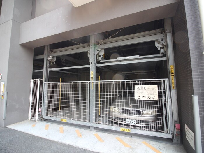 物件外観写真6　(駐車場)