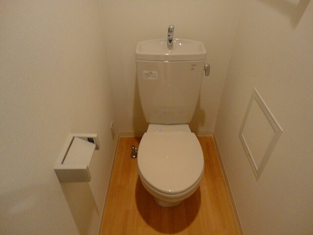 物件内観写真12　(トイレ)