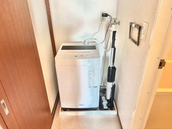 物件内観写真16　(洗濯機置場)