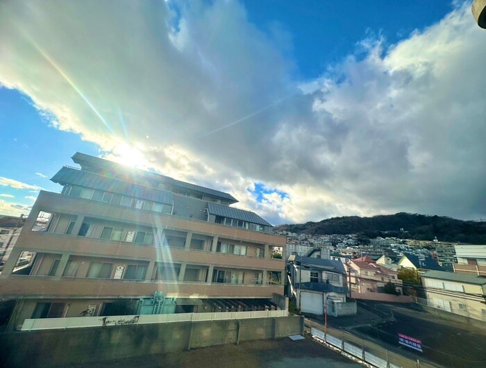 物件内観写真18　(室内からの展望)