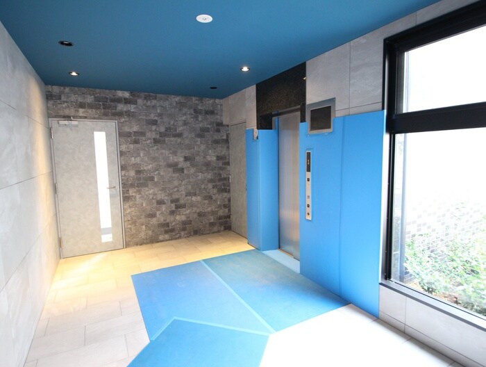 物件外観写真5　(エントランス部分)