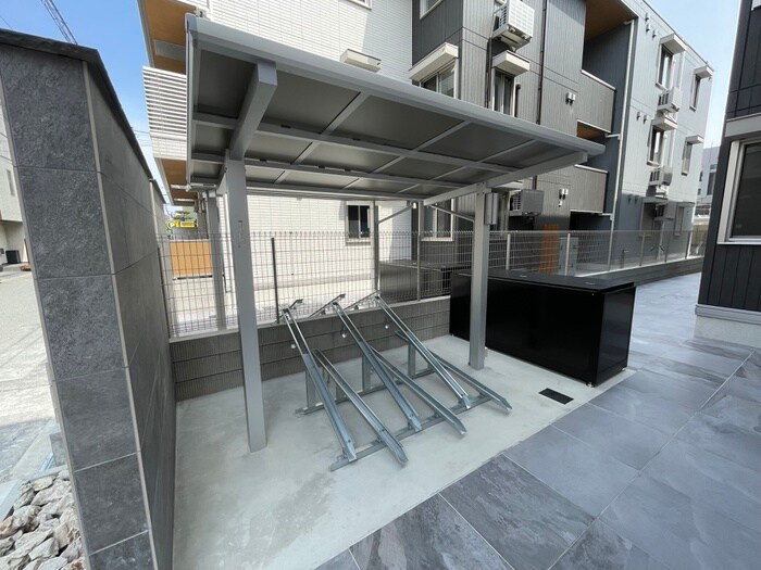 物件外観写真3　(駐輪場)