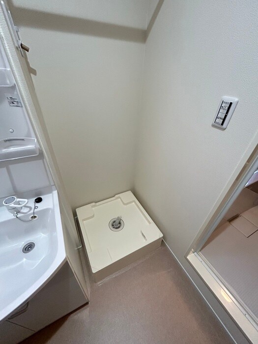 物件内観写真11　(洗濯機置場)