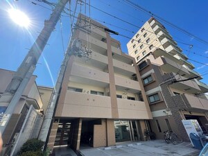 バト－パリジャン・ド・渡辺外観写真